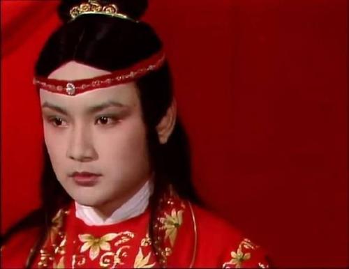 宝玉和源氏出家：不同文化背景下的相同选择