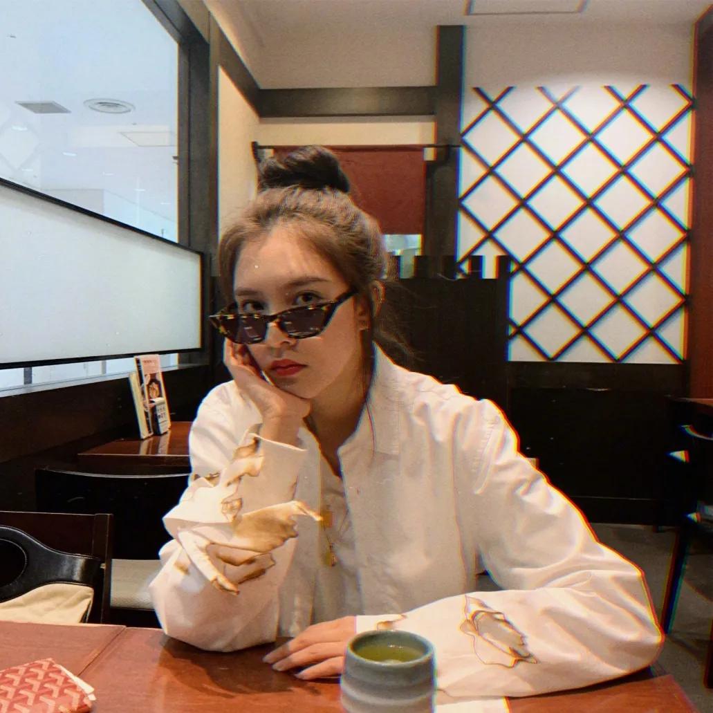 想要自拍可以弄什么动作,想自拍怎么拍好看呢