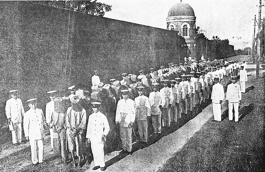 日本人给中国人洗头是怎么洗的,日本怎么给别人洗头