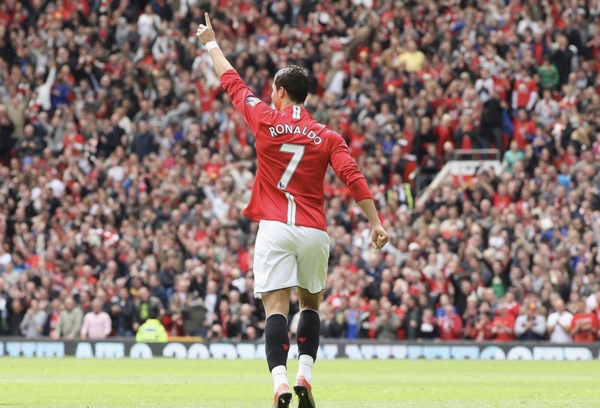 c罗转会后首次回曼联,曼联官宣c罗离队c罗会去哪