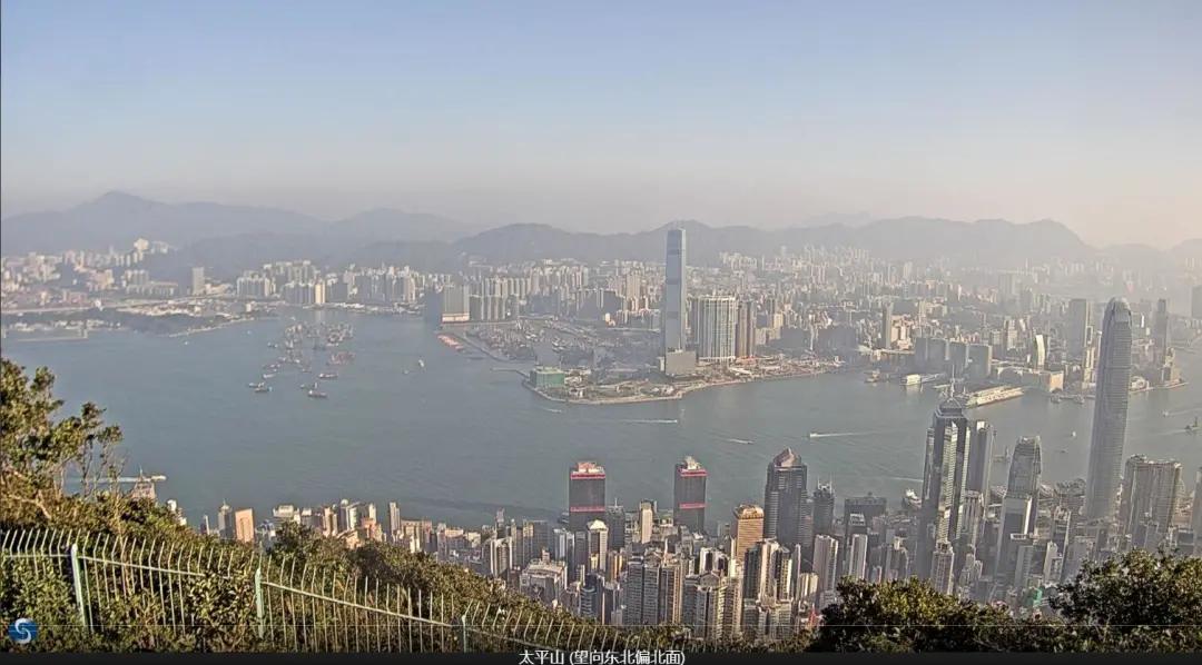 「12.2新闻速递」浸大学生会会长方仲贤被捕；《我和僵尸有个约会》重启；澳门11月*彩博**收入下挫七成