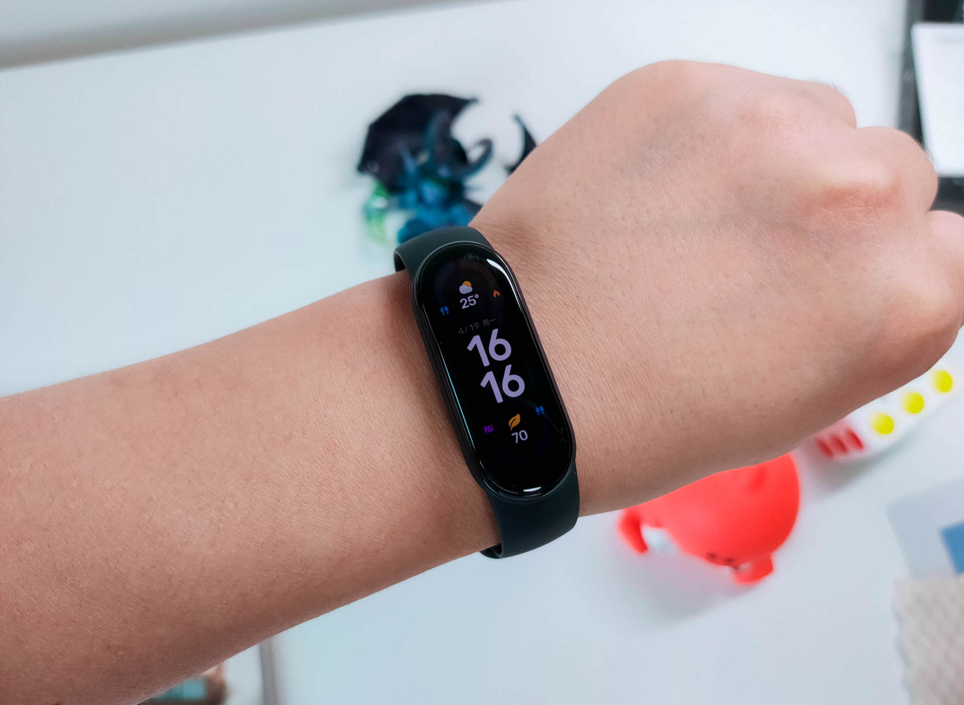 小米手环6测心率血氧原理,小米手环8pro测心率血氧准吗