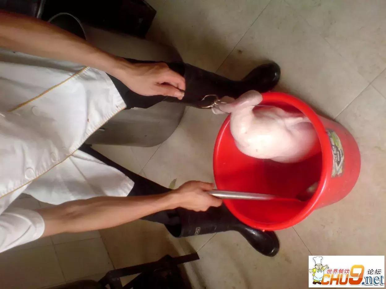 瓦缸烧鹅的做法,正宗瓦缸烧鹅视频