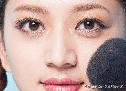 夏天化妆出汗脱妆怎么办,夏天如何化妆不晕妆