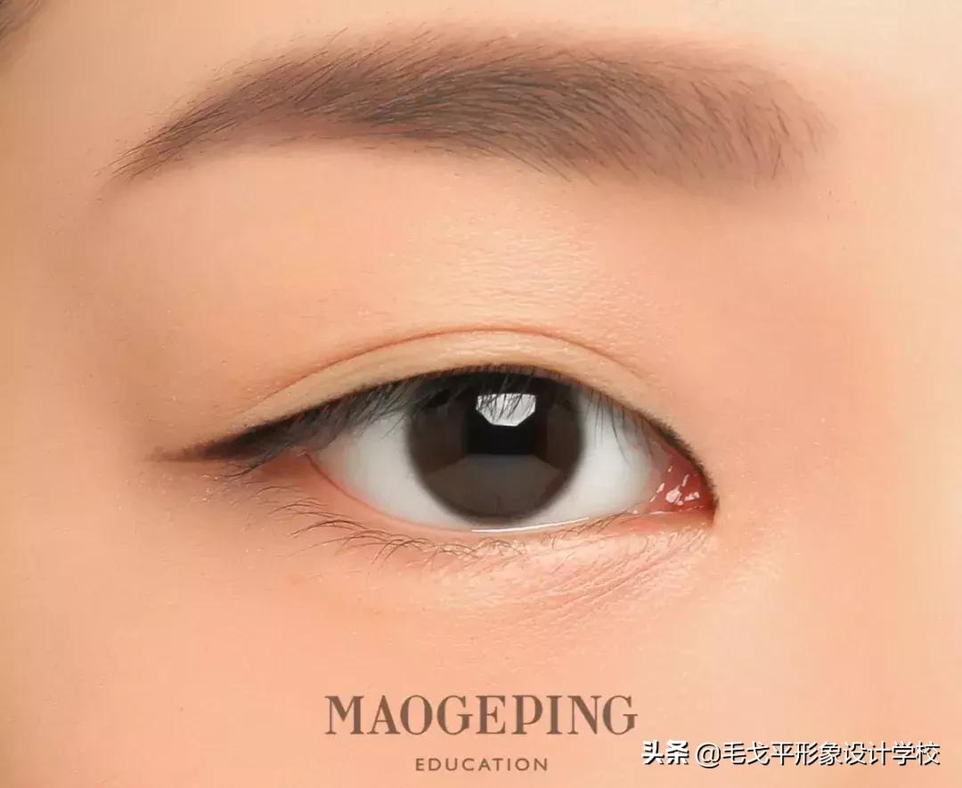 内双无双眼皮贴及假睫毛眼妆教程,没有双眼皮的圆眼怎么画眼线