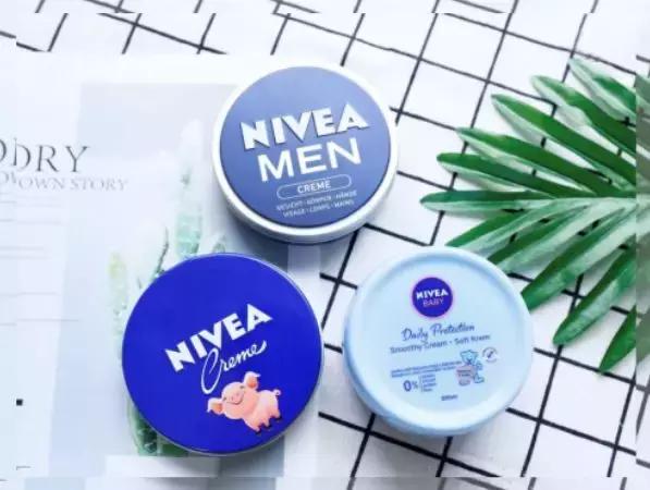 兰蔻美宝莲阿玛尼雅诗兰黛,兰蔻和阿玛尼是一家吗