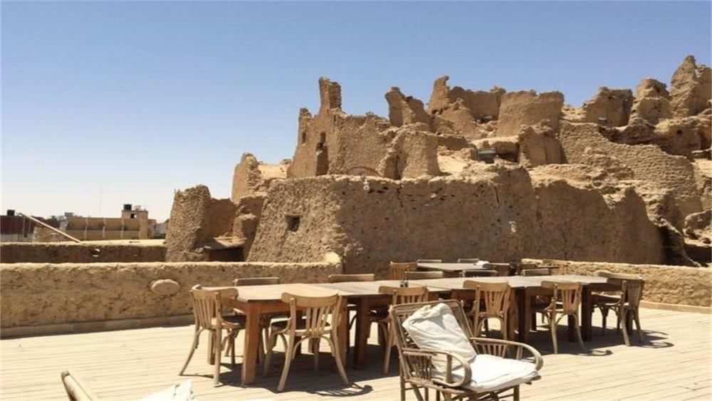 沙漠之中最大的十个绿洲,被称为世界沙漠景观中的三大奇迹