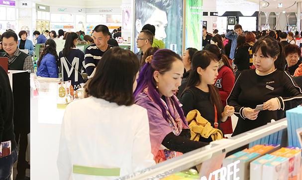 乐天免税店打破单店销售额世界纪录，直逼224亿人民币的背后故事