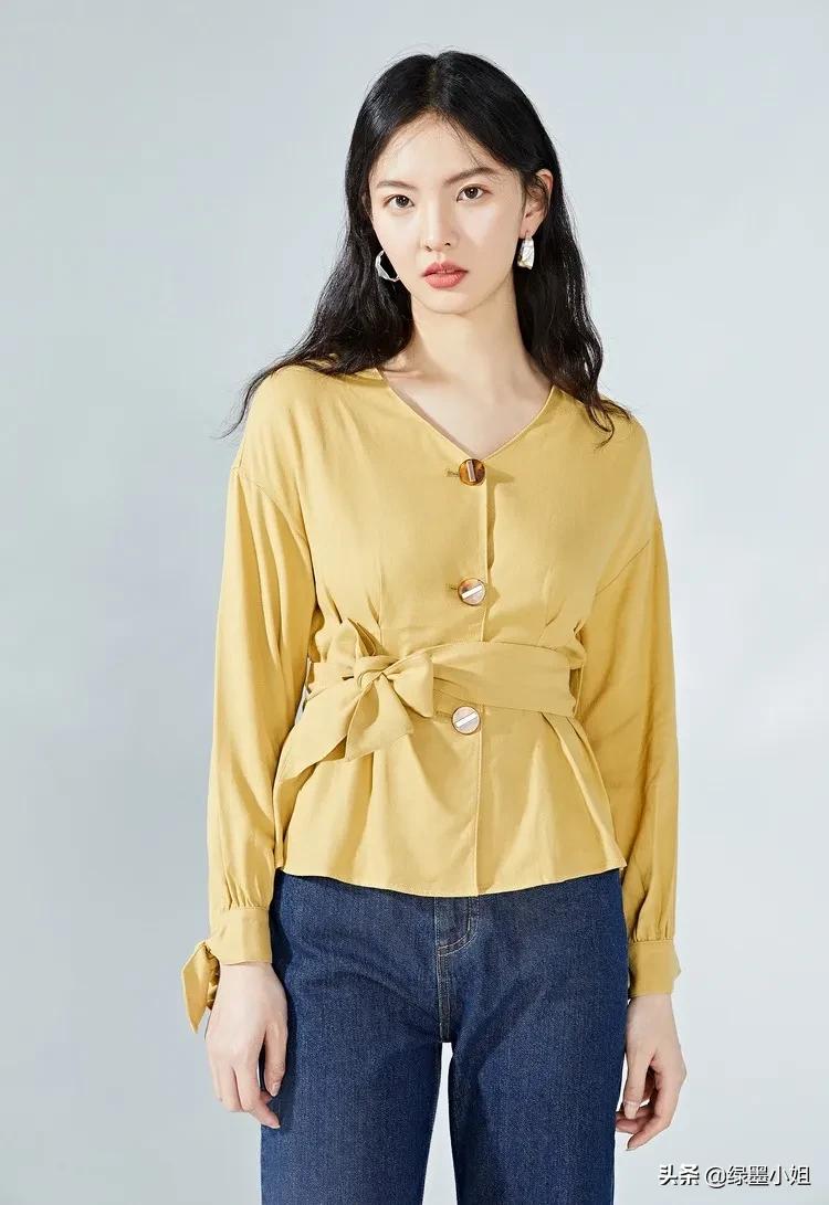 林允重新解锁时尚新看法,林允韩国时尚穿搭