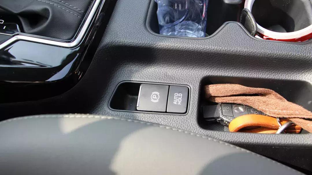 起亚智跑2.4测评,试驾智跑2.0高配