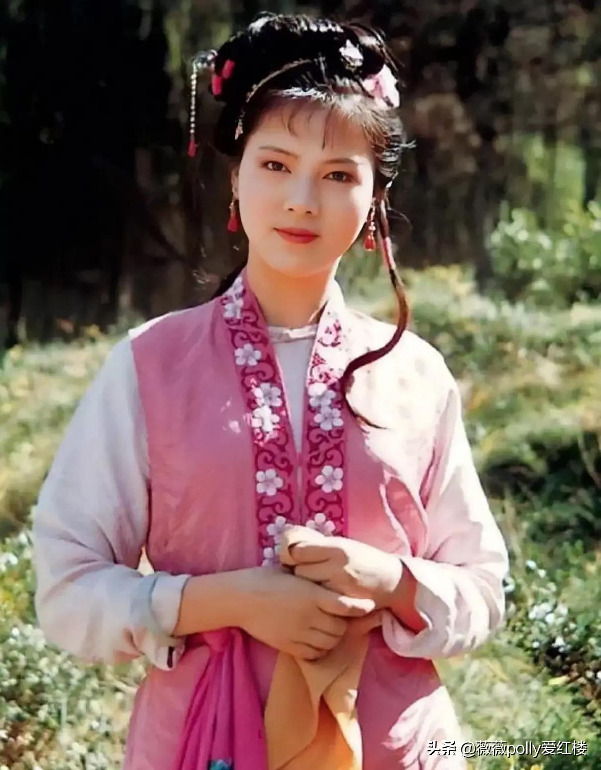 王夫人为什么让薛宝钗管理大观园,王夫人提拔袭人