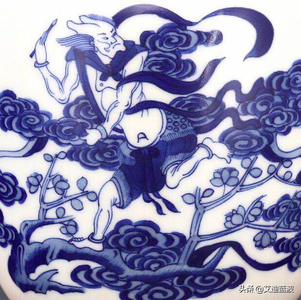 不同时期青花瓷底足施釉,青花瓷器用什么样的釉料