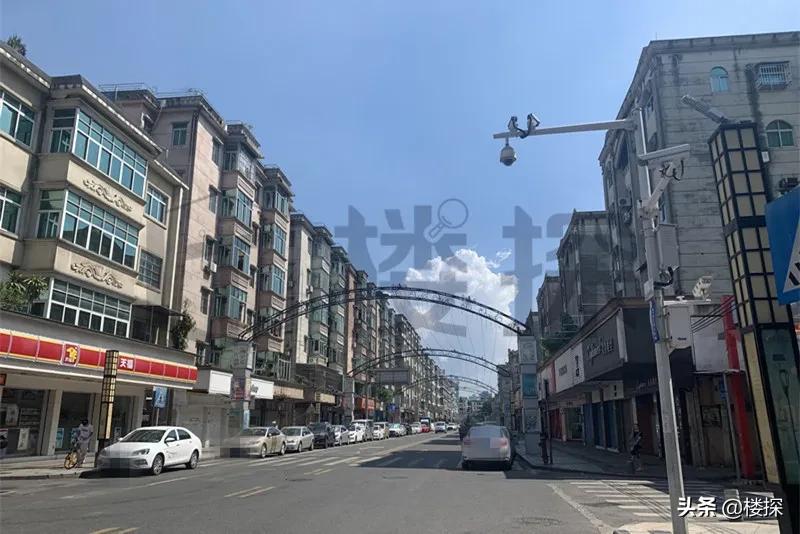 惨淡！实探花园新村：单价7千/平、多家店铺关闭歇业