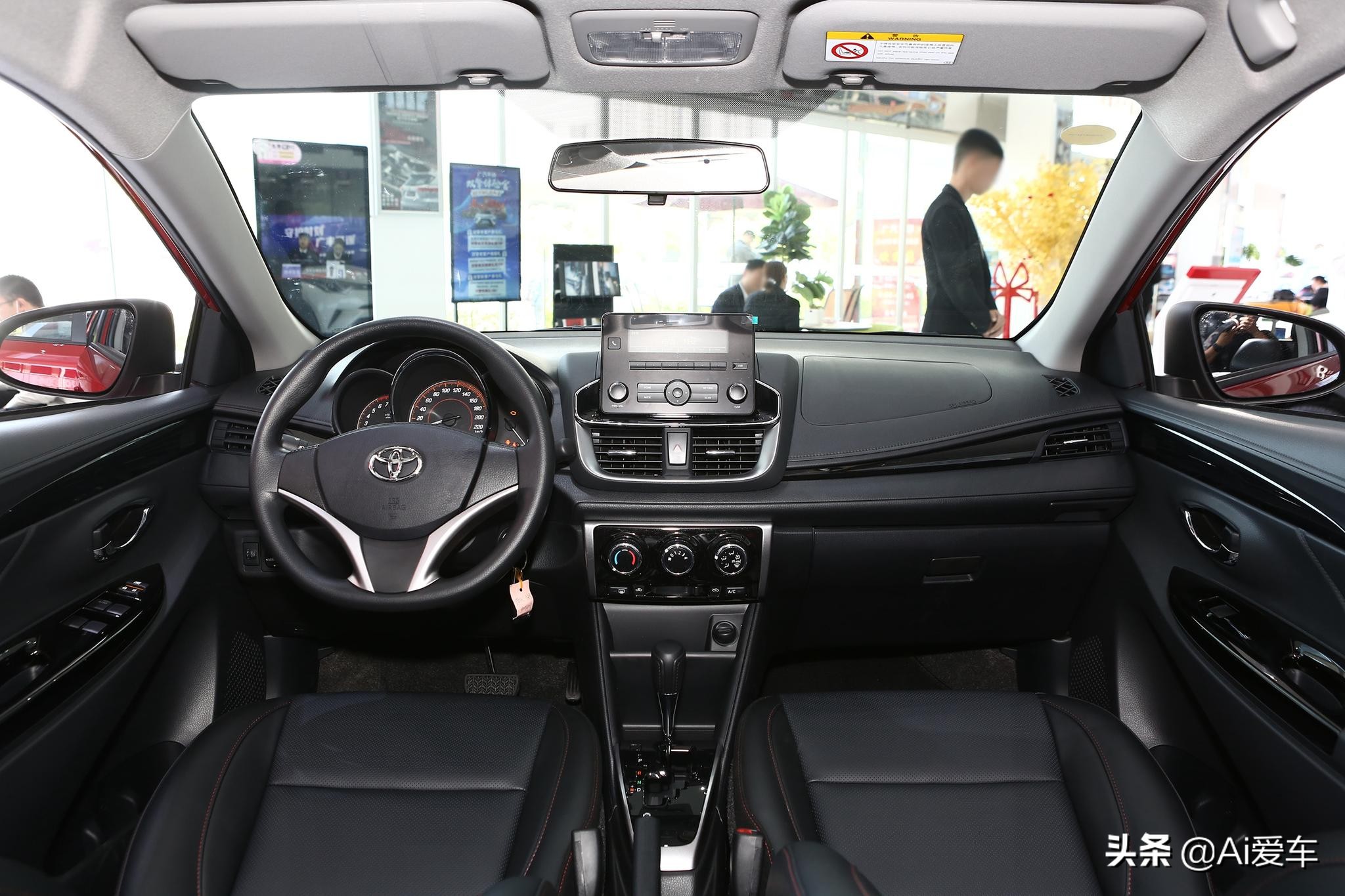 丰田yarisl致炫2015款简介,便宜油耗低的自动挡车