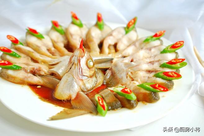 年夜饭鱼菜谱大全及做法,不可错过的年夜饭孔雀开屏鱼