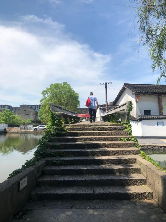 听戏享受这悠闲时光,听戏喝酒自在逍遥