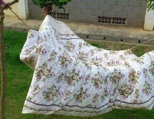 晒被子要拍一下吗,晒被子要翻动吗