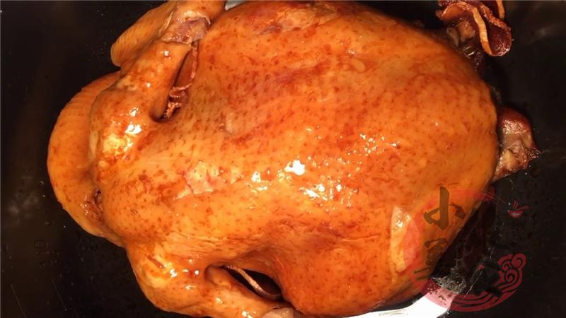 媳妇教我把一整只鸡放进电饭锅,不用放水,出锅后一家人流口水