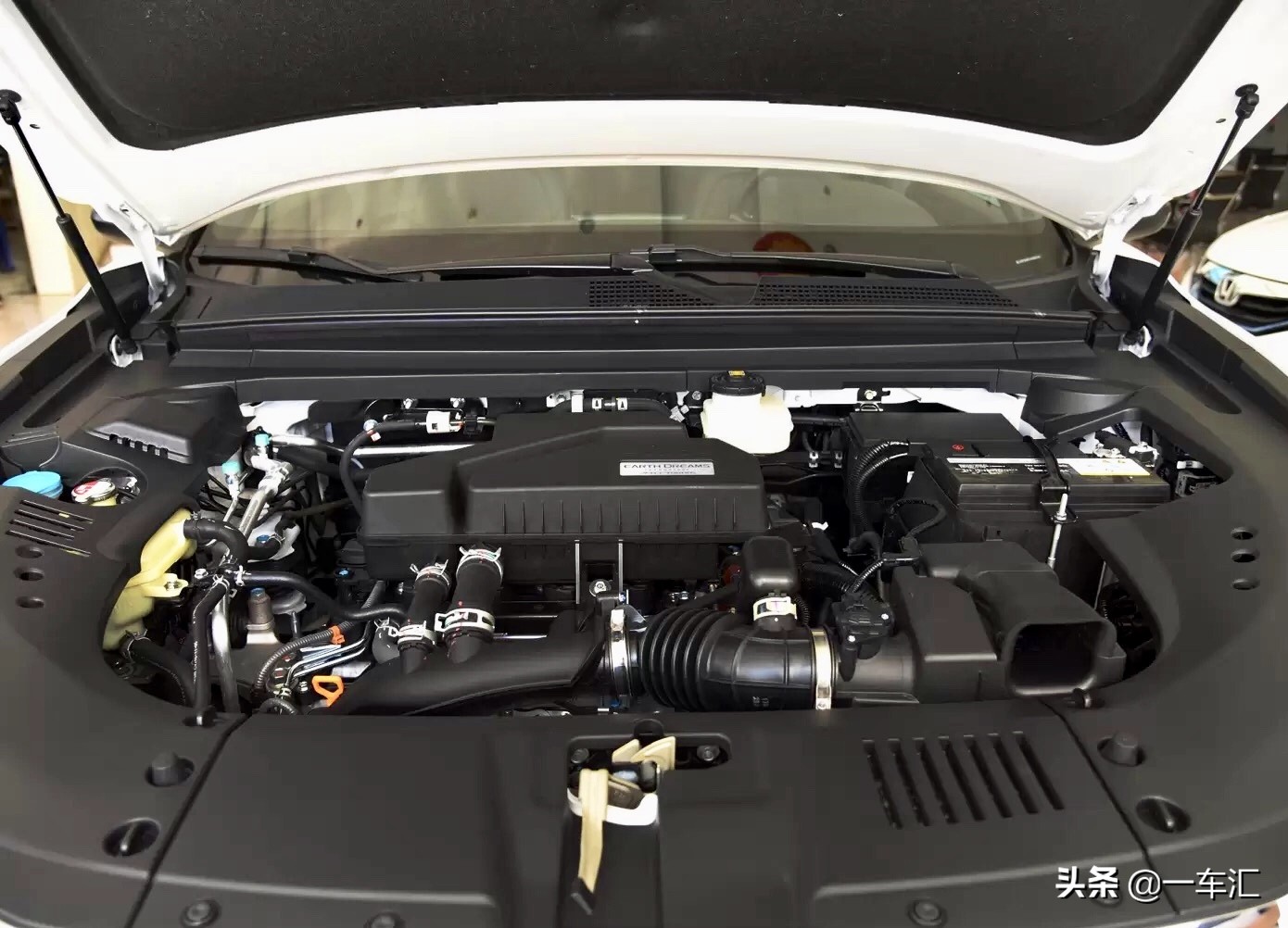 本田ur-v和冠道哪款值得买,2017至2022款冠道ur-v专用鲨鱼鳍