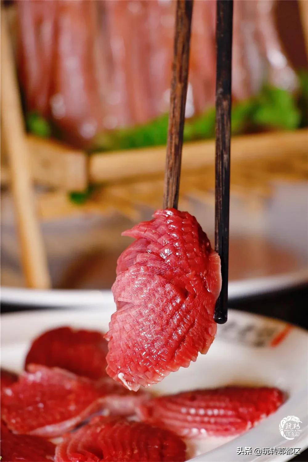 日均爆排1000+！壕涮八道硬核招牌，明星接连翻牌的巴蜀火锅来了