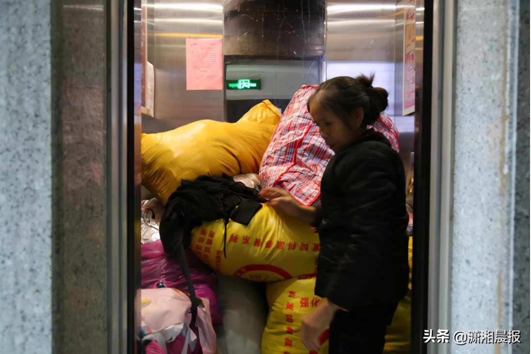 “脑瘫村”的爷爷奶奶们：人生下半场仍在奔波，希望渺茫，但仍坚守