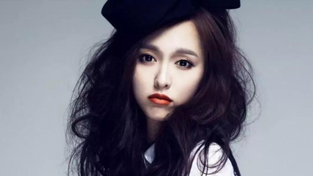 辛芷蕾发型是剪出来还是烫出来的,辛芷蕾的发型剪出来的效果