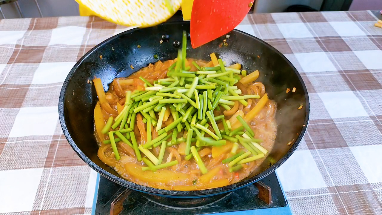 猪皮怎样做好吃有营养视频,猪皮怎样做好吃和不腥