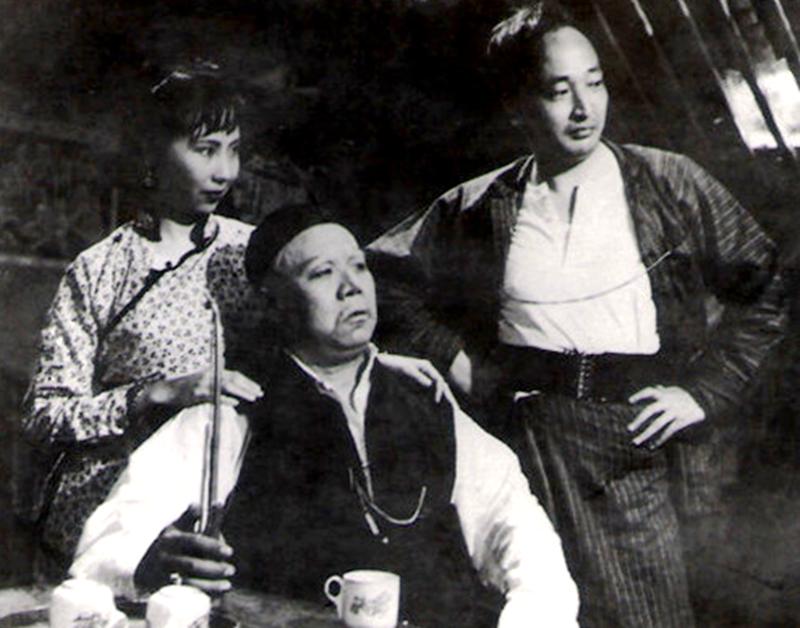 还记得女特务“八姑”吗？电影里荒唐爱上冯喆，现实中是刘琼妻子