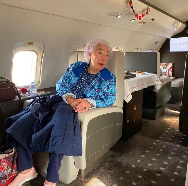 香港最强悍贵妇，一句话骂走王祖贤，93岁叼烟庆生超霸气