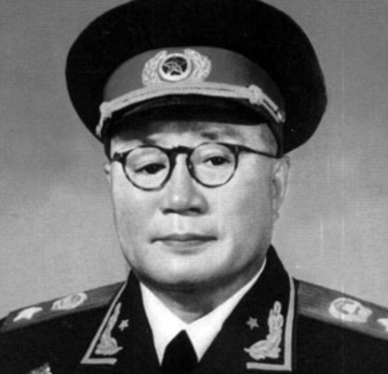 傻儿司令前半生毁誉参半，1937年周恩来对他说了什么，点醒了他？