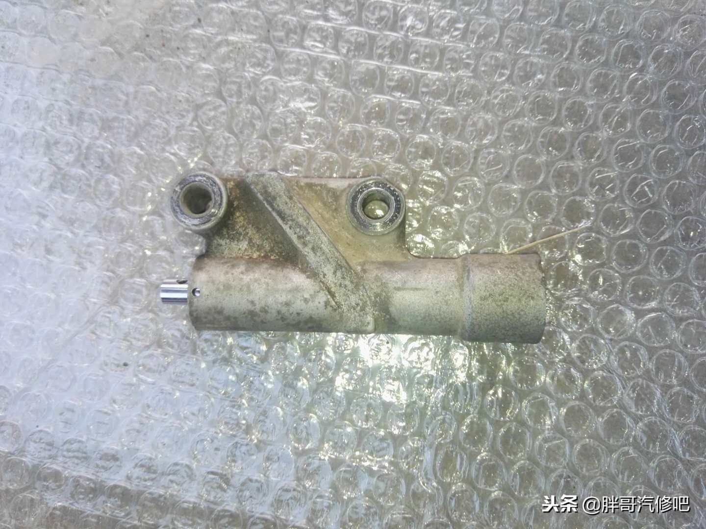 三菱黑金刚v6怠速抖动,v6发动机声音嗡嗡的