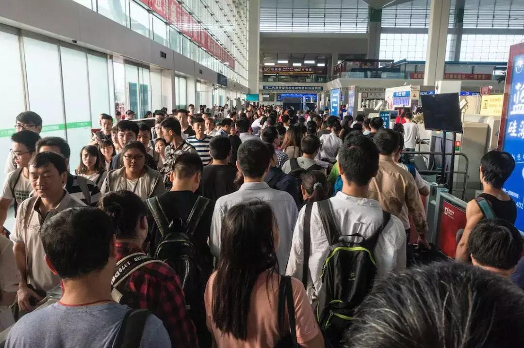 【抢票】说好不哭，十一假期抢票难?不如试试市民卡出行服务！