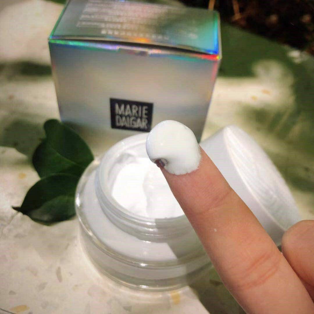 想要底妆细腻服帖不卡粉,底妆秘诀零毛孔无暇底妆至关重要