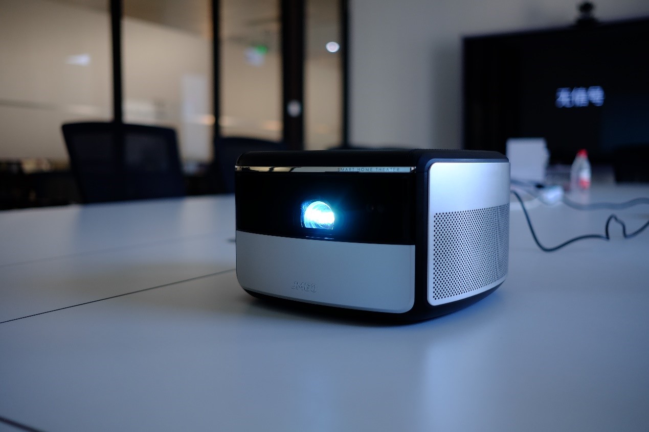 坚果x3投影,坚果4k超高清投影仪效果