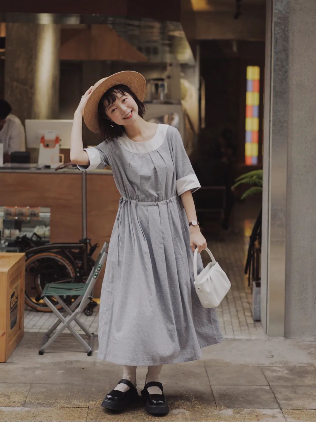 小个子五官立体要怎么搭配才好看,五官平平无奇的长相却很好看