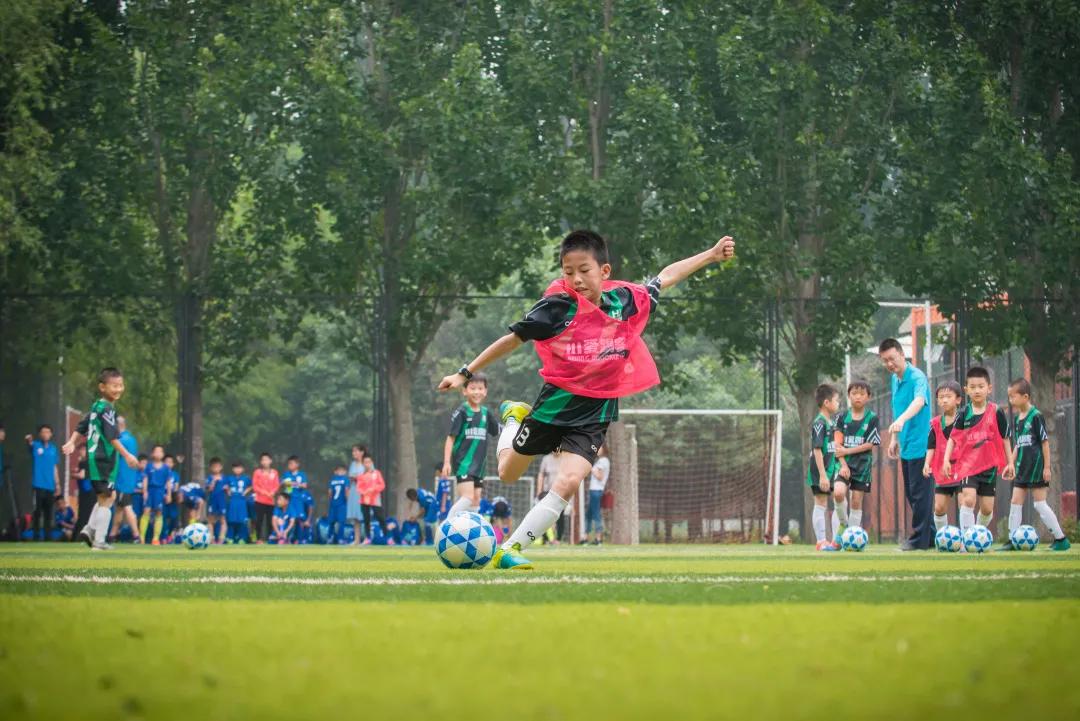 爱踢客足球俱乐部,爱踢客足球兴趣班