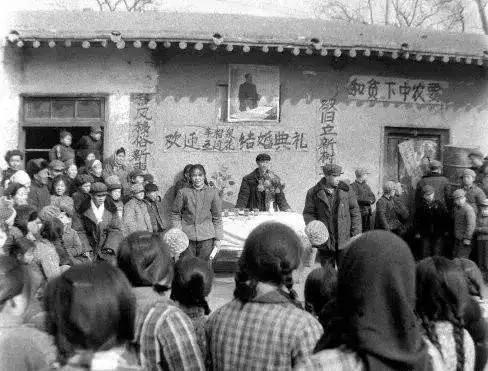 每一个地方传统婚礼习俗不一样,中国婚礼的习俗和传统