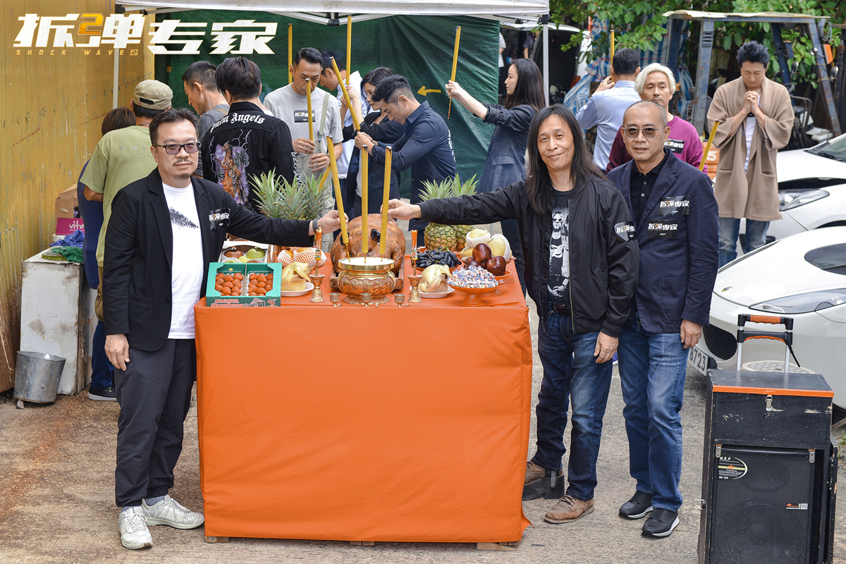 刘德华伤后全面复出接拍《拆弹专家2》搭档倪妮有没有CP感?