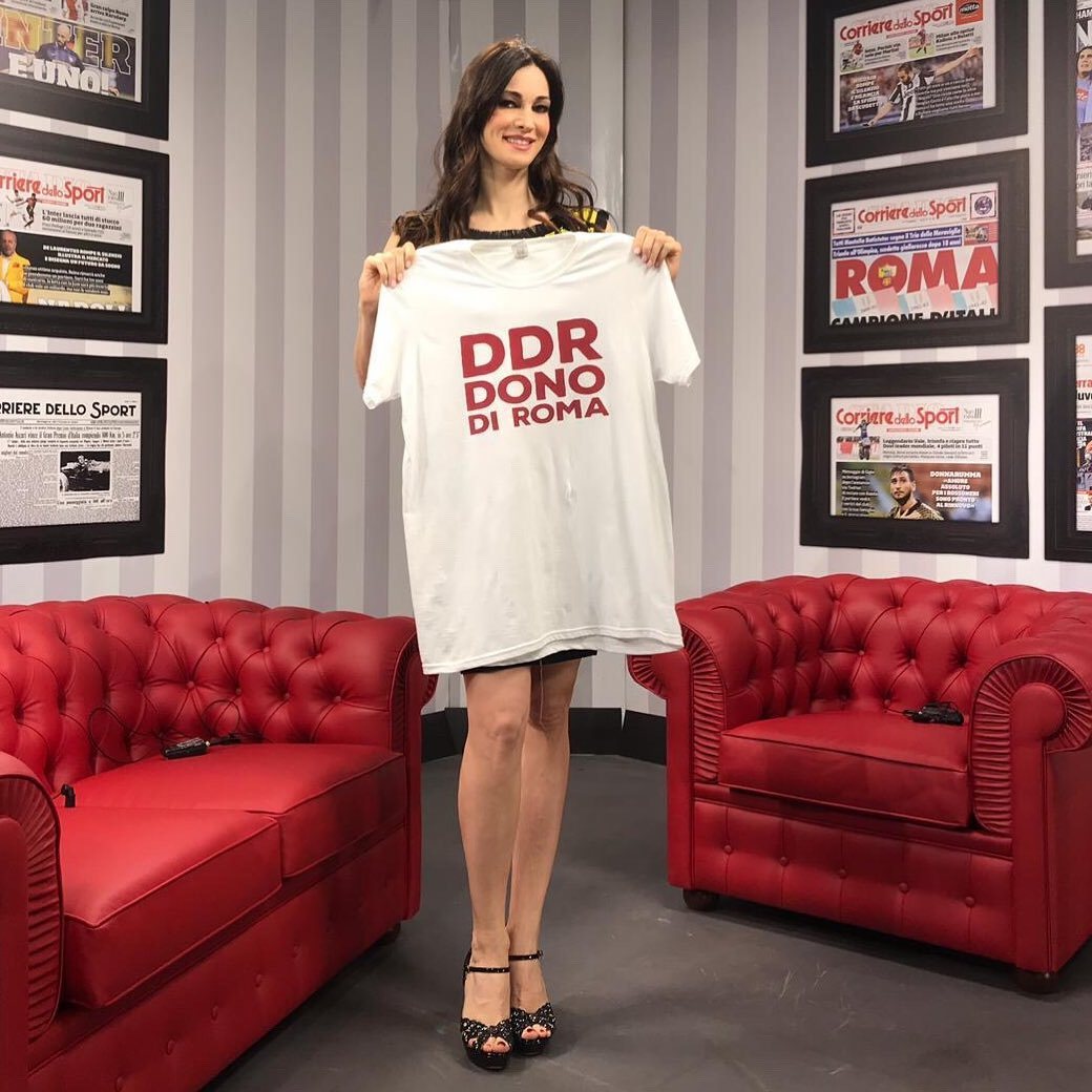 环球小姐阿曼阿依塔比赛视频,曼奴拉阿库里高清照片