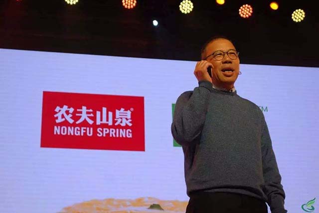 卖山泉水真的赚钱吗,农夫山泉卖矿泉水挣多少钱