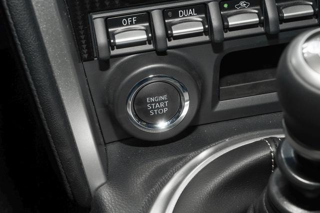 跑车丰田86,丰田86跑车多少钱落地