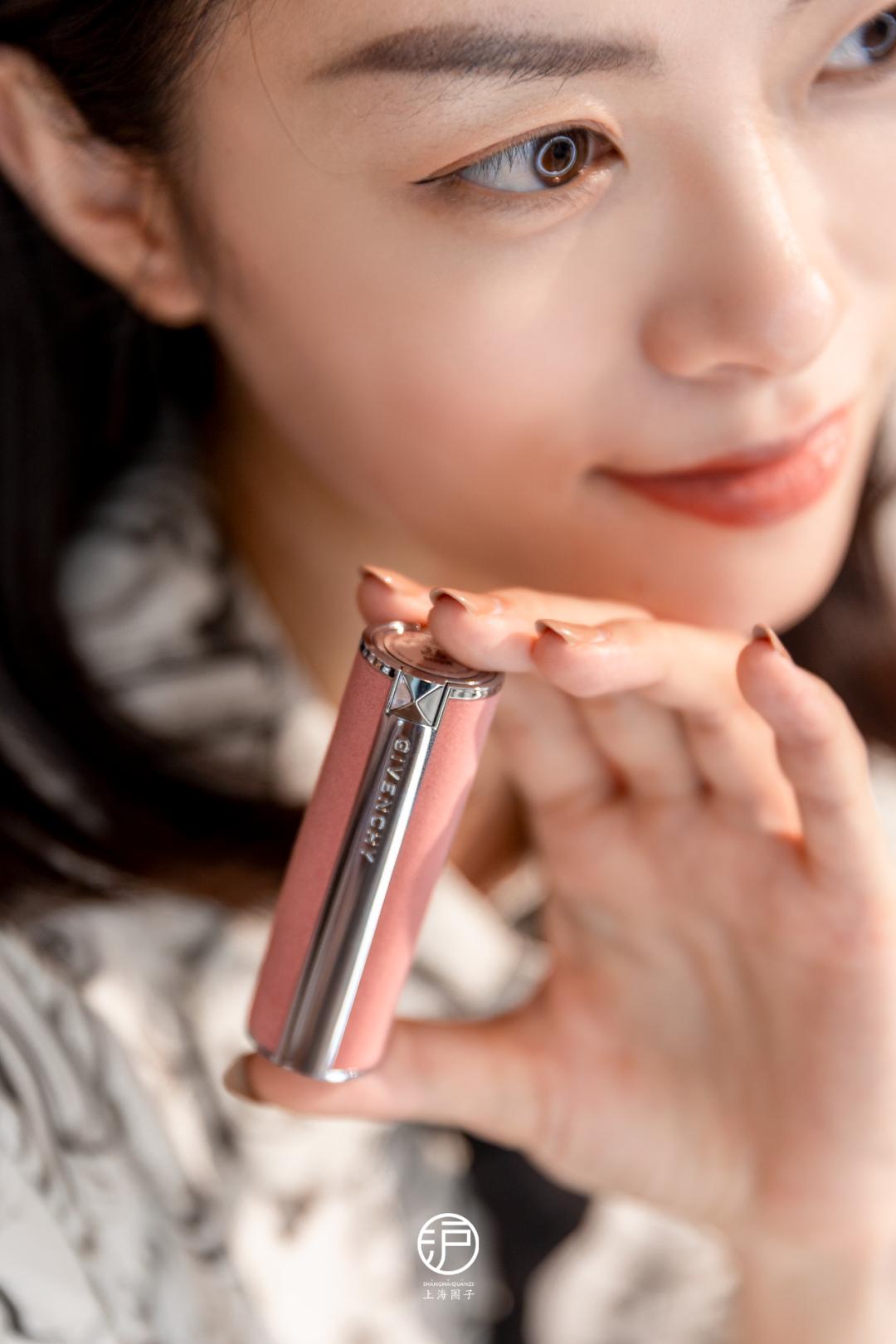 纪梵希高定绒雾妆容,纪梵希步入妆艺空间开启高定惊喜