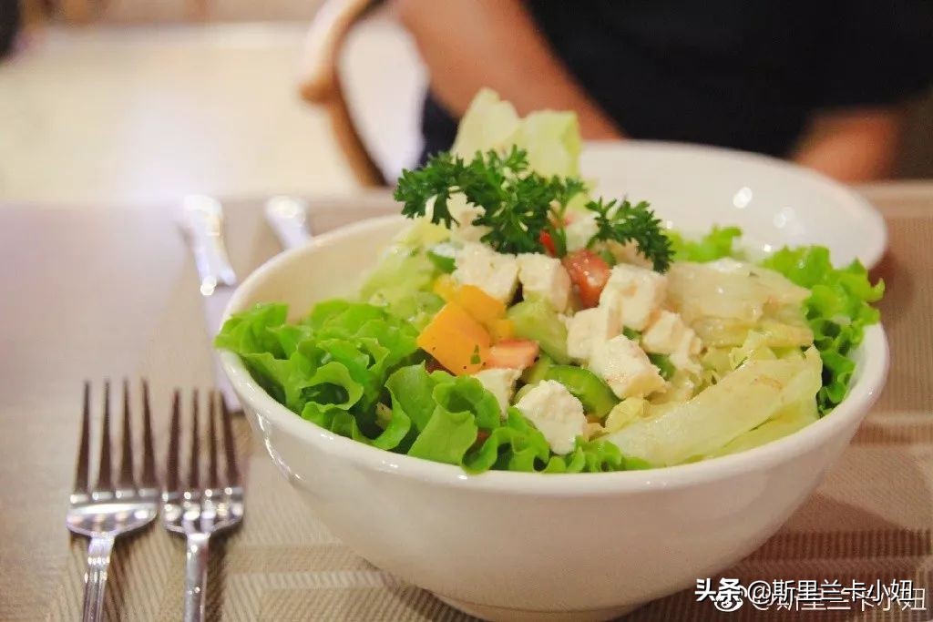 科伦坡淡山茱萸粉ins风酒店:清新艺术气质流行色不仅穿身上