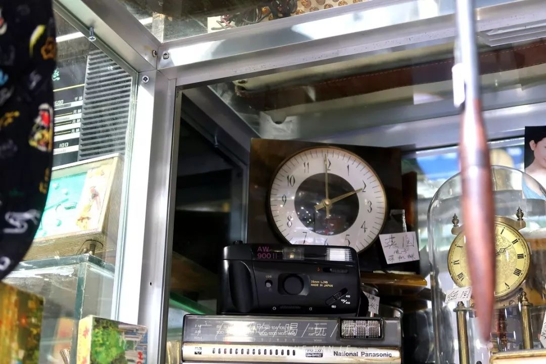 旧货市场机械胶片相机,120块的理光傻瓜胶片相机