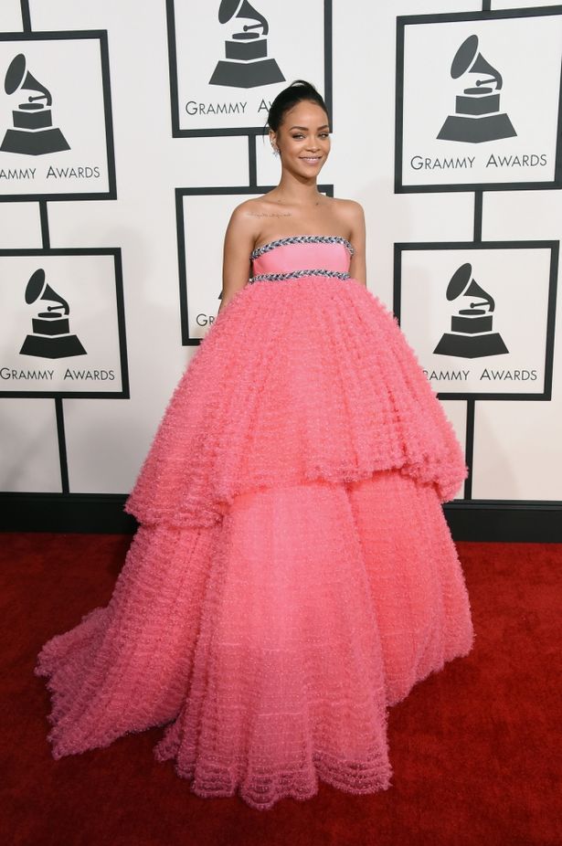 女明星穿礼服红毯,女明星红毯礼服自己可以选择吗