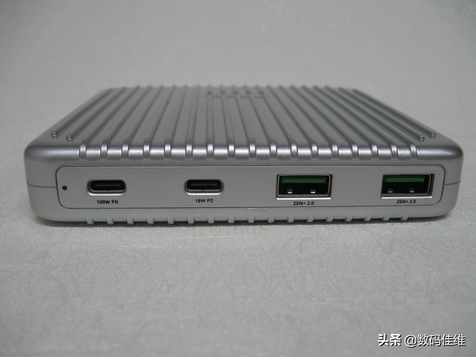 SuperTank100W笔记本移动电源套装评测+拆解