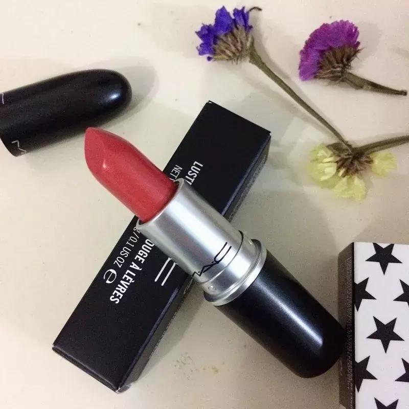 悄咪咪告诉大家,其实MAC是可以免费领口红的