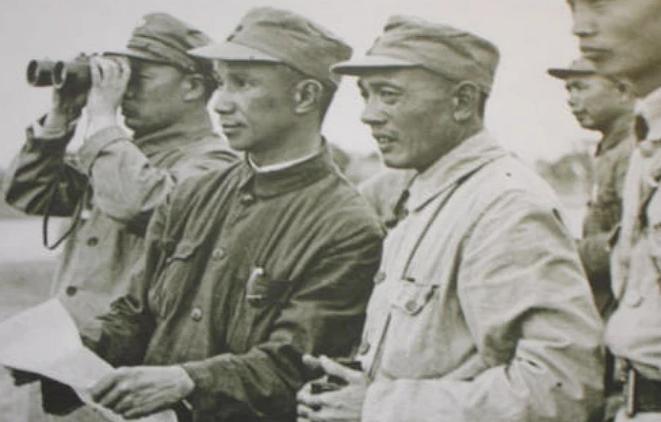 毛主席要粟裕入朝作战，粟裕因头痛错过，后才知他头里有3枚弹片