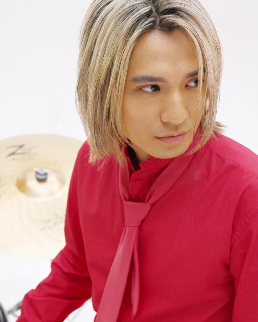 黄家驹低谷时期的灰色轨迹,黄家驹早期辛酸史