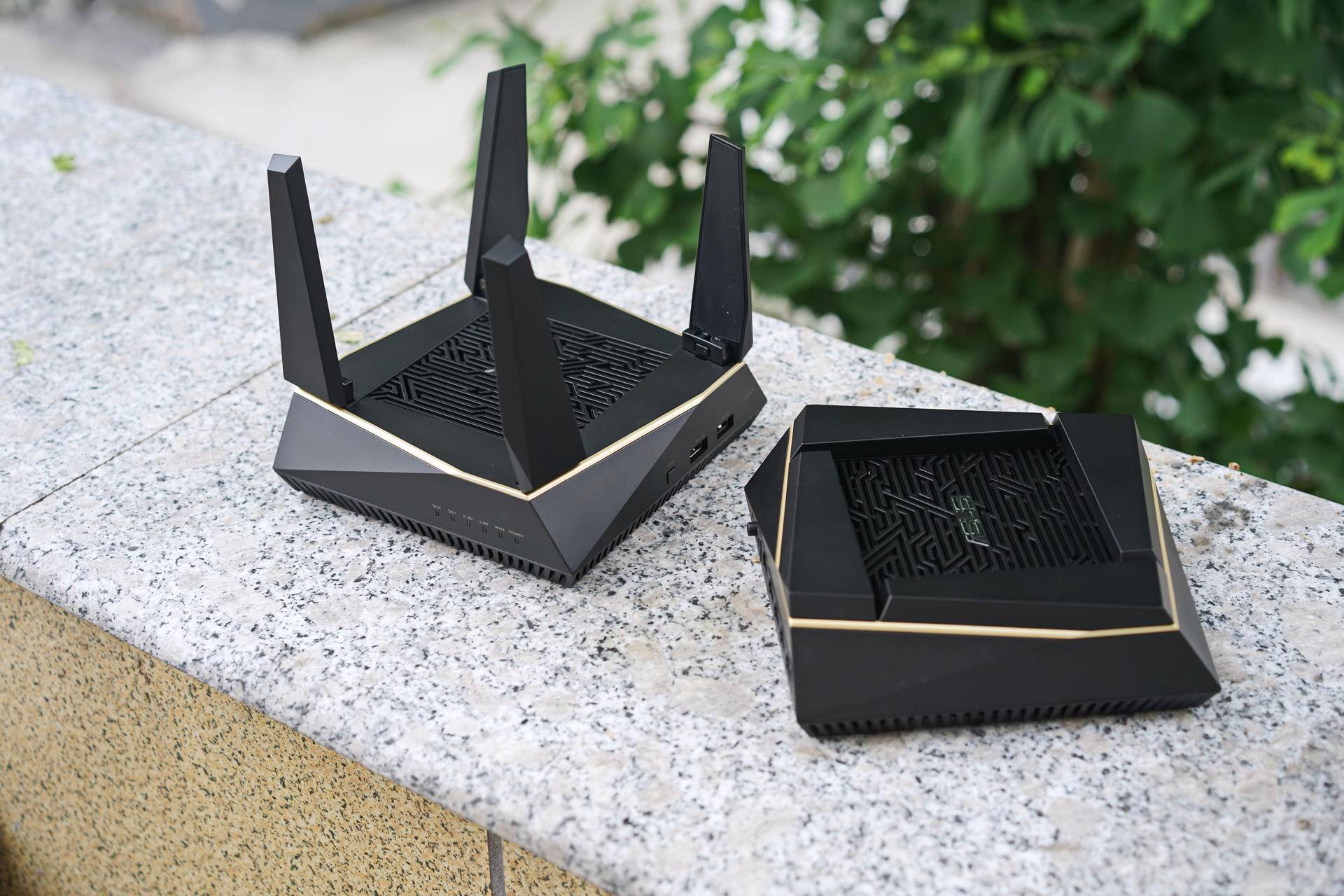 华硕rt-ax68u路由器穿墙性能,华硕ax92u路由器评测